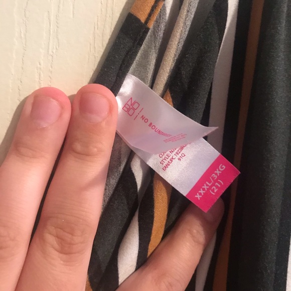 Selling my closet 😂 - Picture 15 of 16